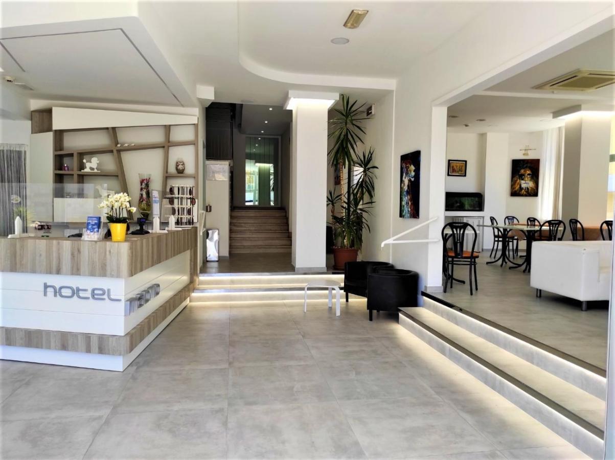 Hotel Madrid Ρίμινι Εξωτερικό φωτογραφία