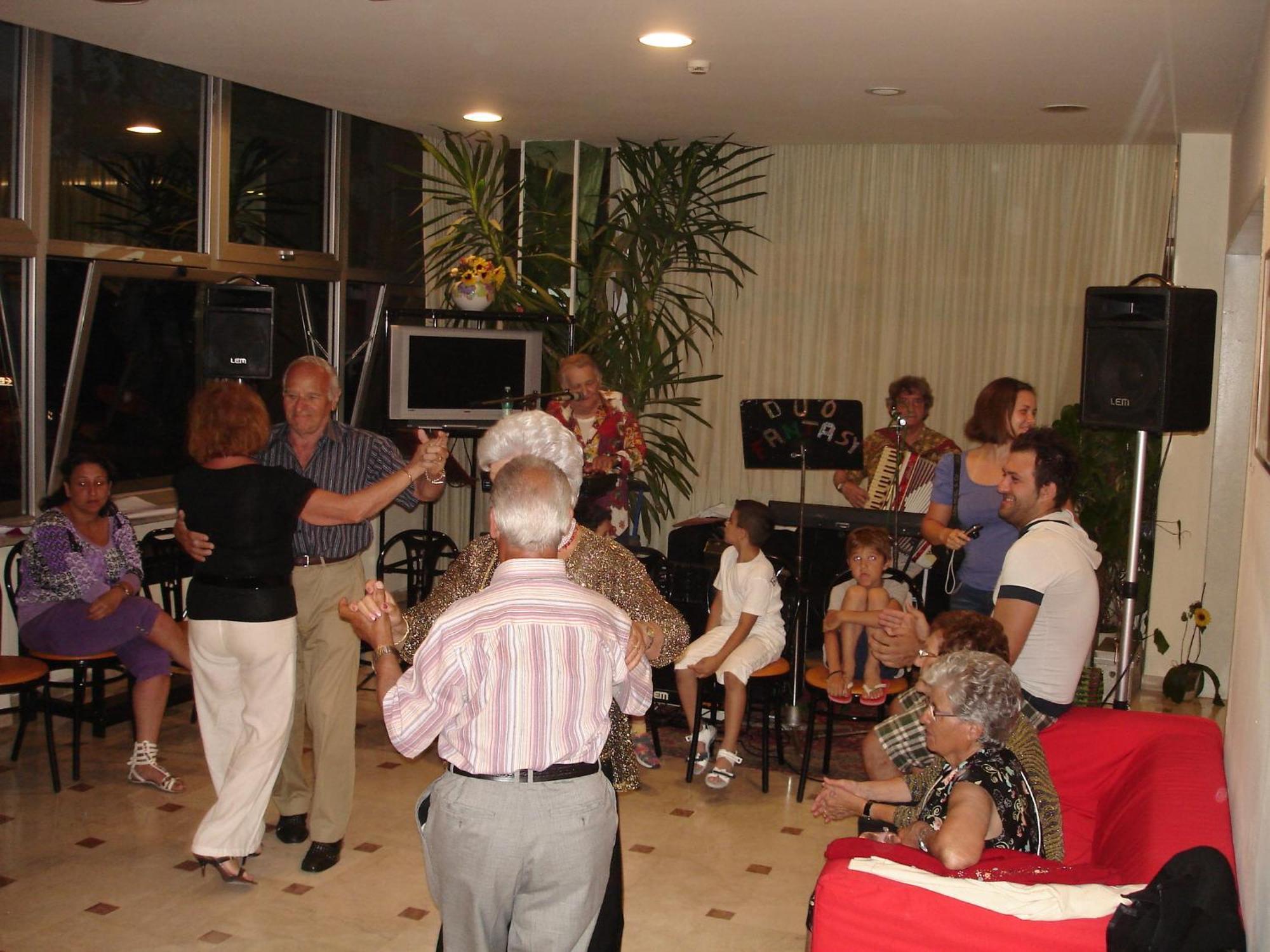Hotel Madrid Ρίμινι Εξωτερικό φωτογραφία