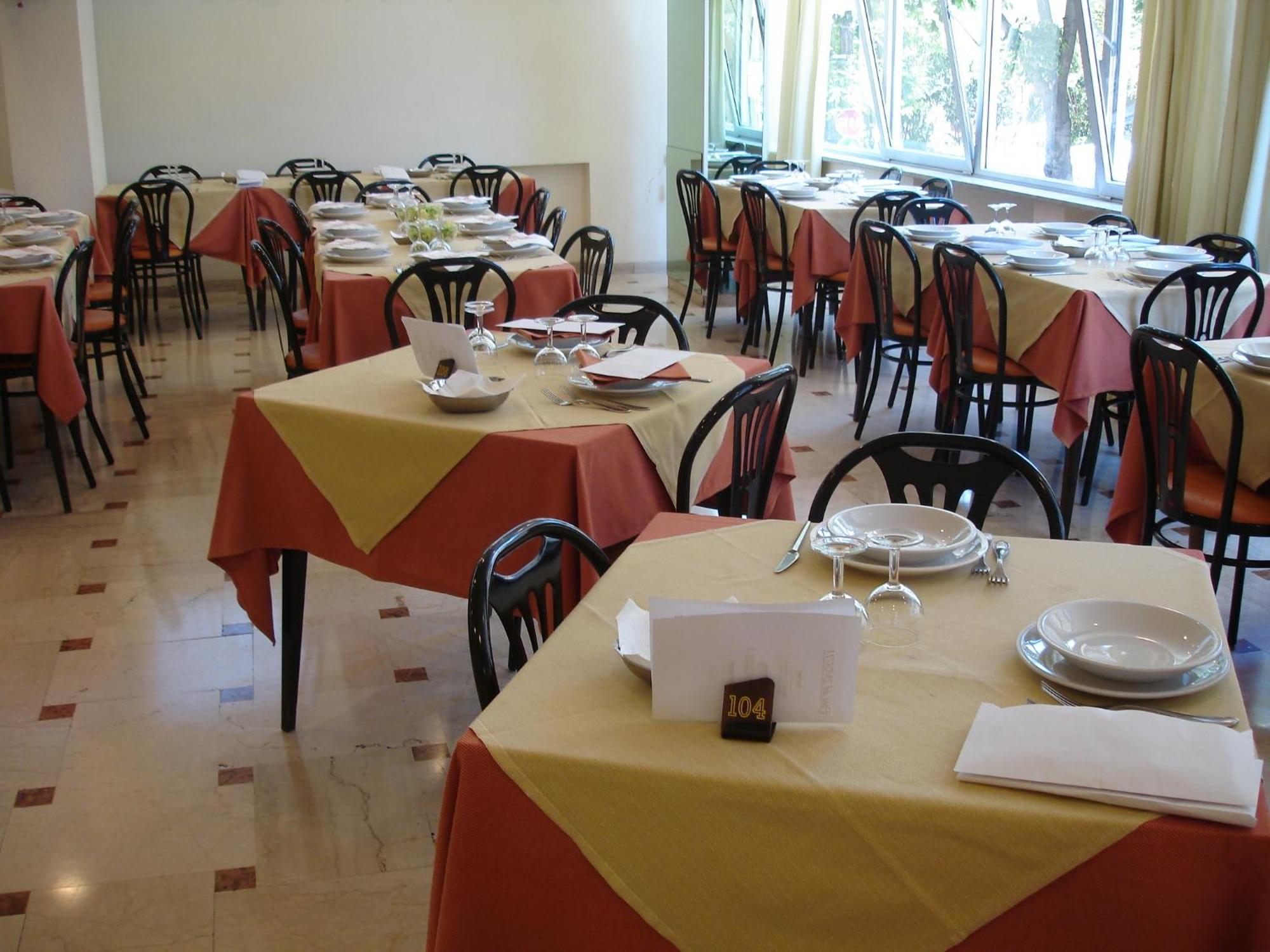 Hotel Madrid Ρίμινι Εξωτερικό φωτογραφία