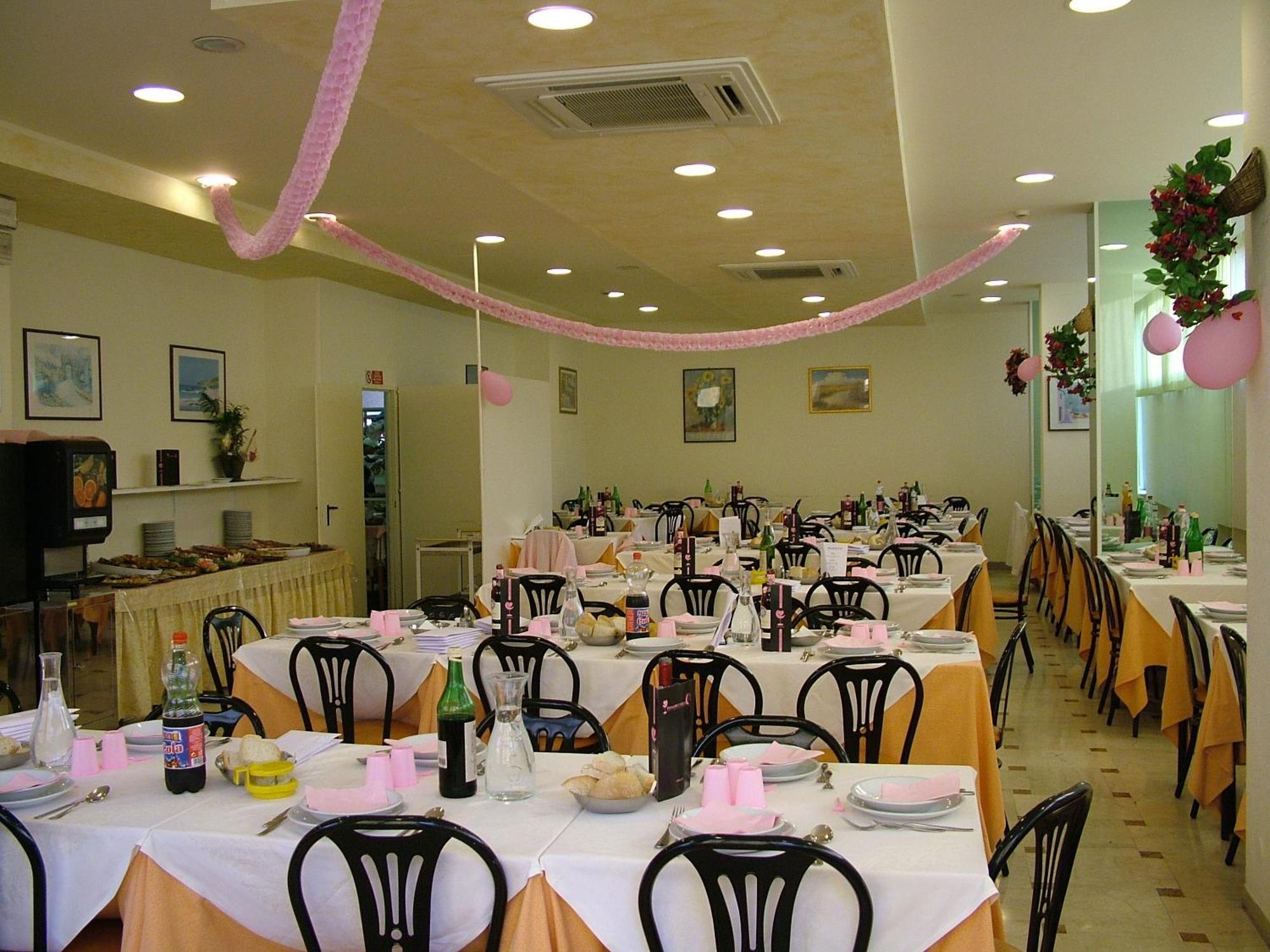 Hotel Madrid Ρίμινι Εξωτερικό φωτογραφία