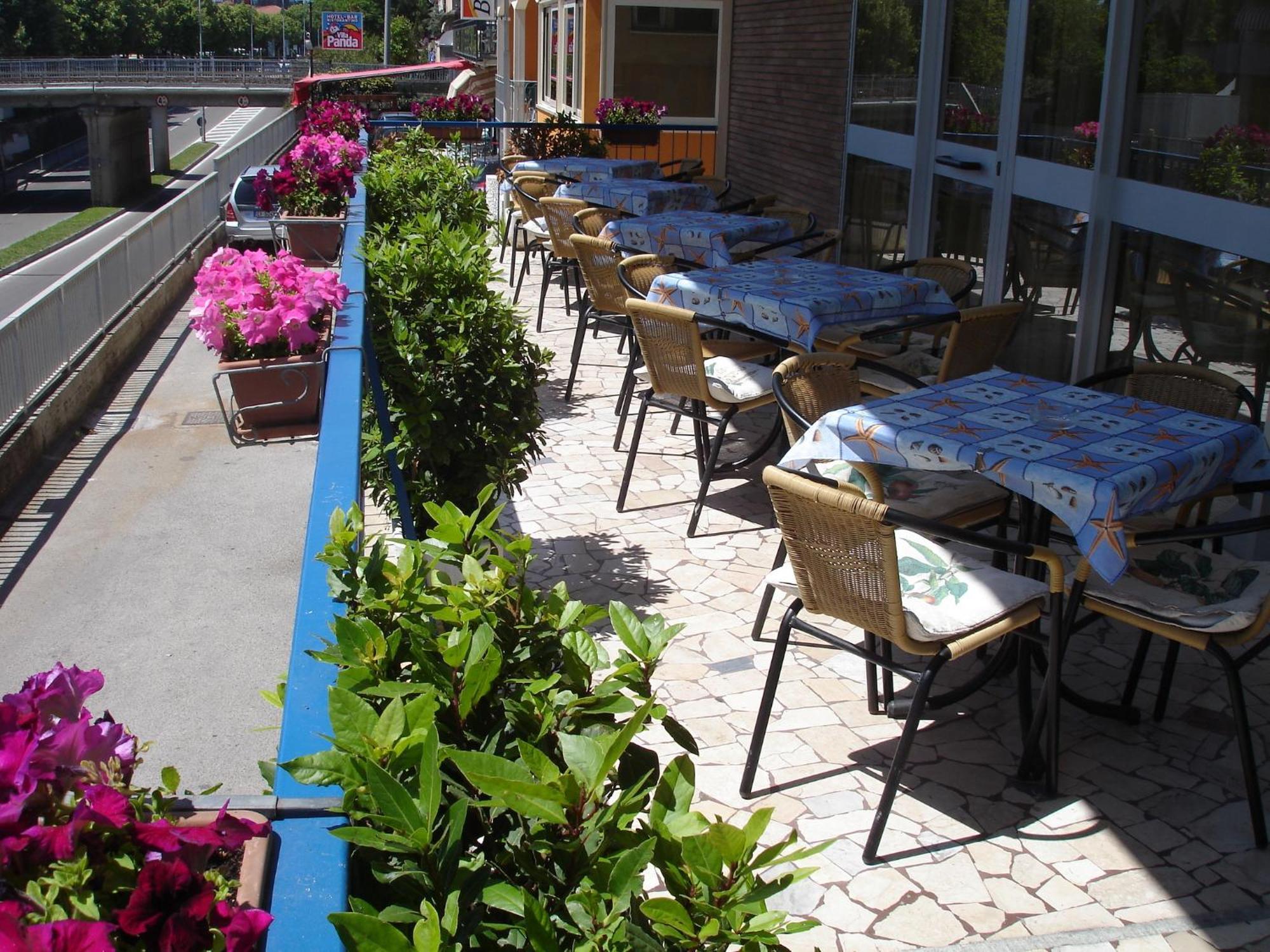 Hotel Madrid Ρίμινι Εξωτερικό φωτογραφία