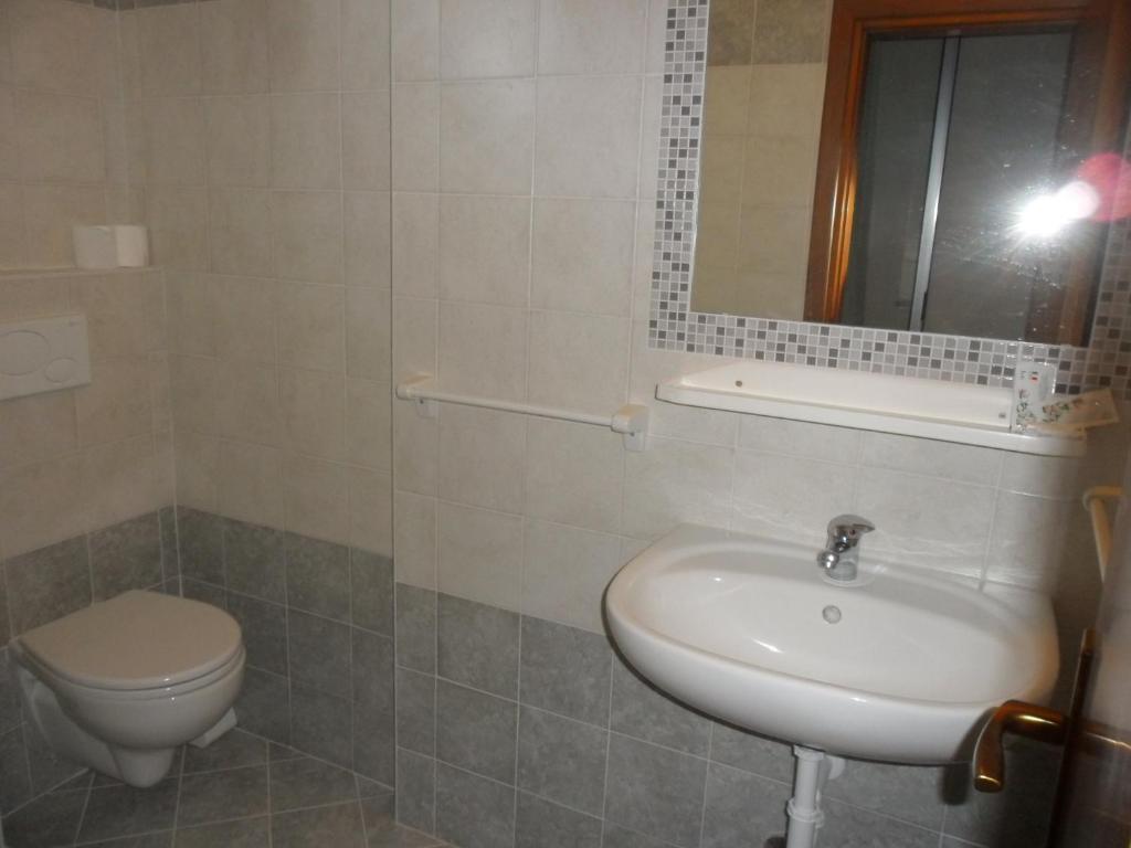 Hotel Madrid Ρίμινι Εξωτερικό φωτογραφία