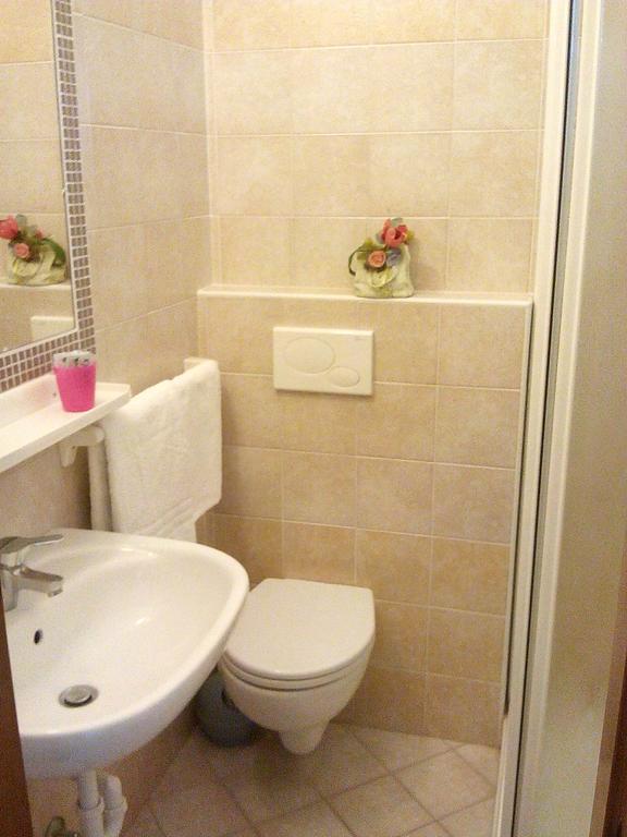 Hotel Madrid Ρίμινι Εξωτερικό φωτογραφία